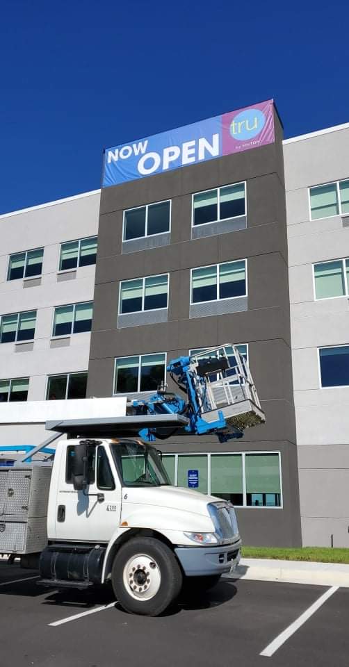 Tru Hotel’s banner